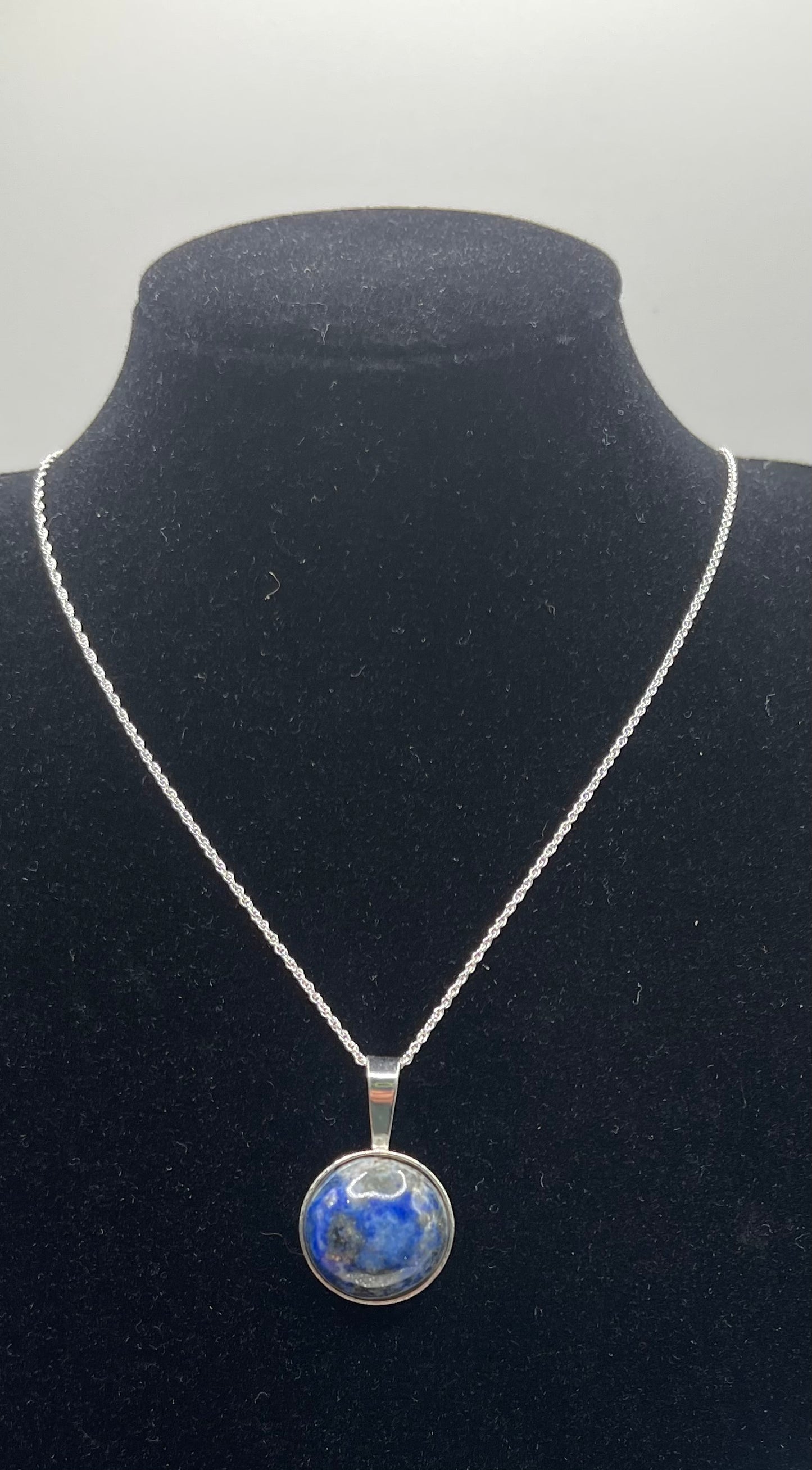 17ct Lapis Pendant