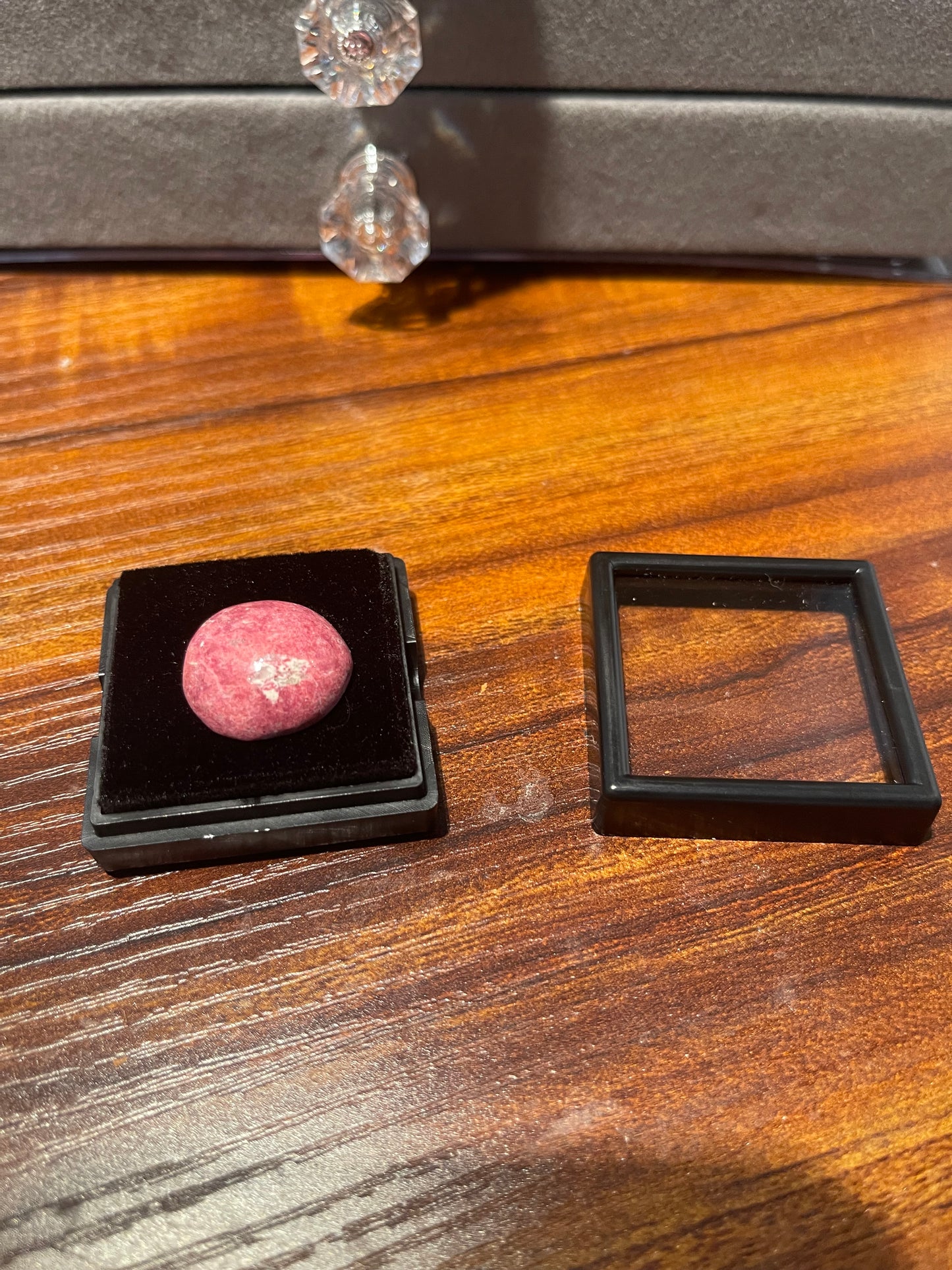 24 ct Thulite round