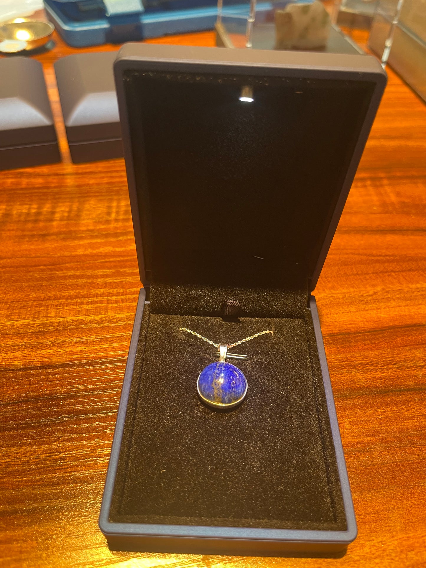 18ct Lapis Pendant