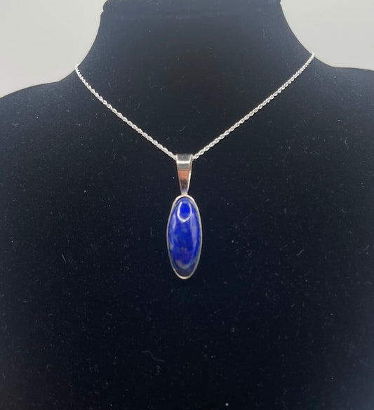 12ct Lapis Thin Oval Pendant